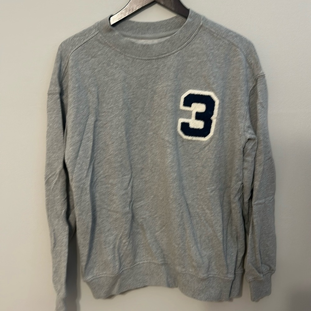 Grey sweatshirt